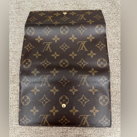 AUTHENTIC LV MONO SARAH WALLET - Picture 4 of 14